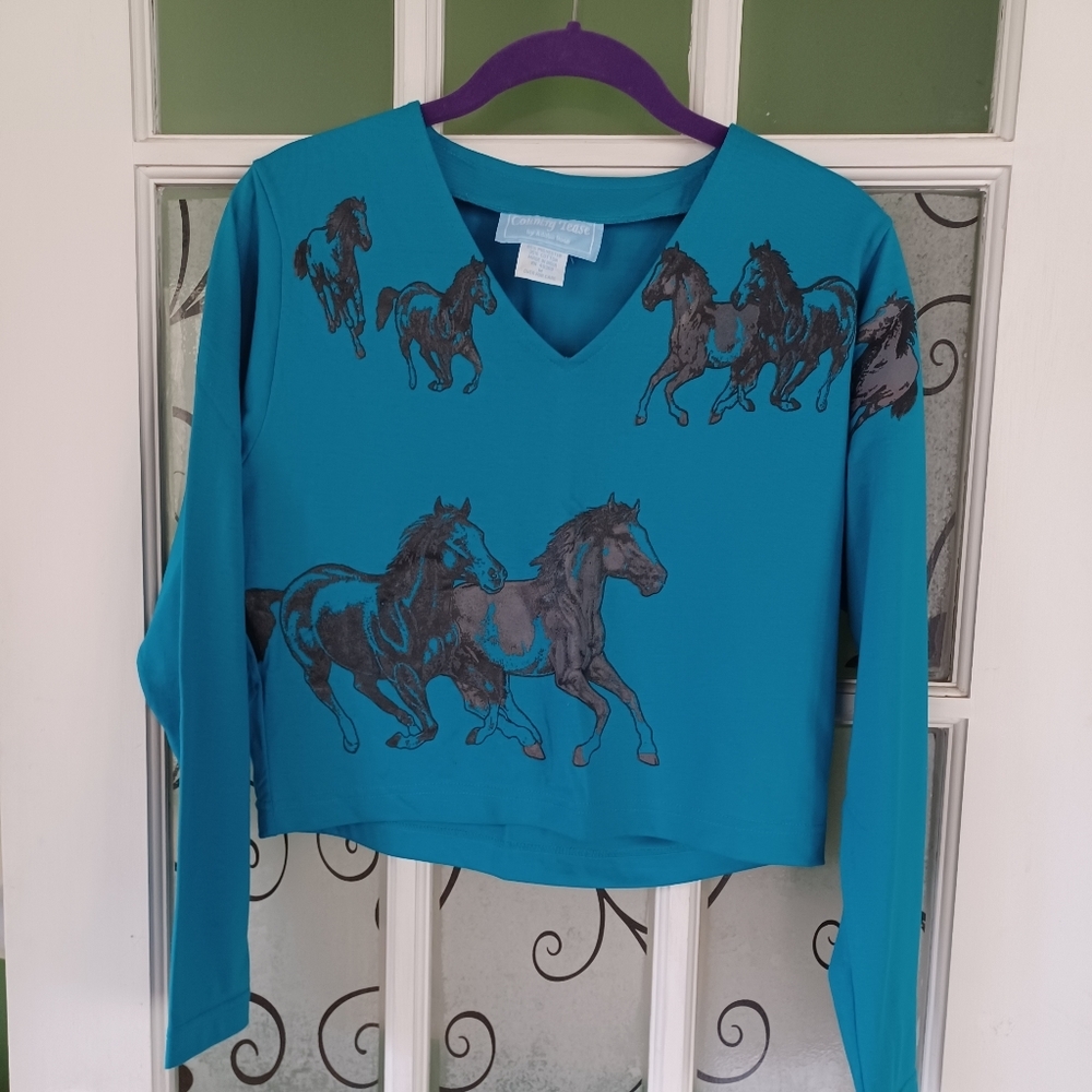 Country tease cropped top size medium, horse, cowgirl top